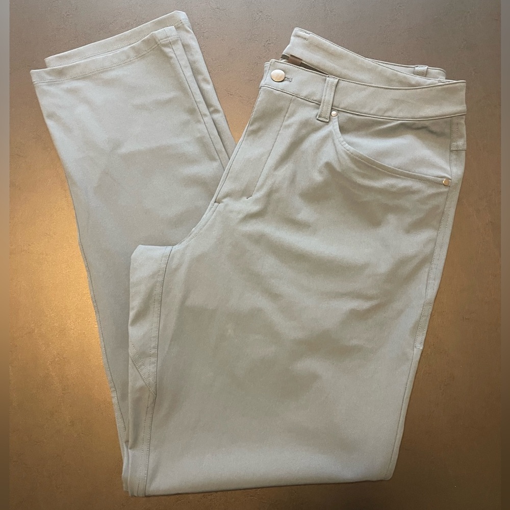 Lululemon ABC Classic Fit 32” L Pants